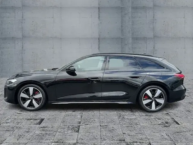 Gebraucht Audi A5 Ambiente 299 PS (219 kW) 2025 Mythosschwarz metallic Kombi