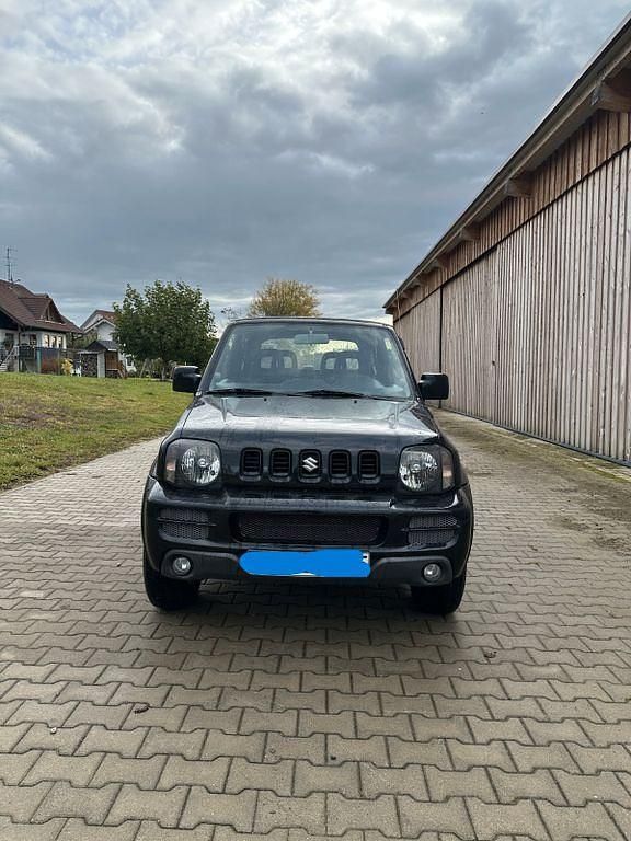 Schwarz Gebraucht 2008 Suzuki Jimny SUV | 8.900 € (Fairer Preis) - Bild 1/4