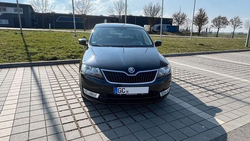 Gebraucht Skoda Rapid Joy 116 PS (85 kW) 2016 Schwarz Kleinwagen