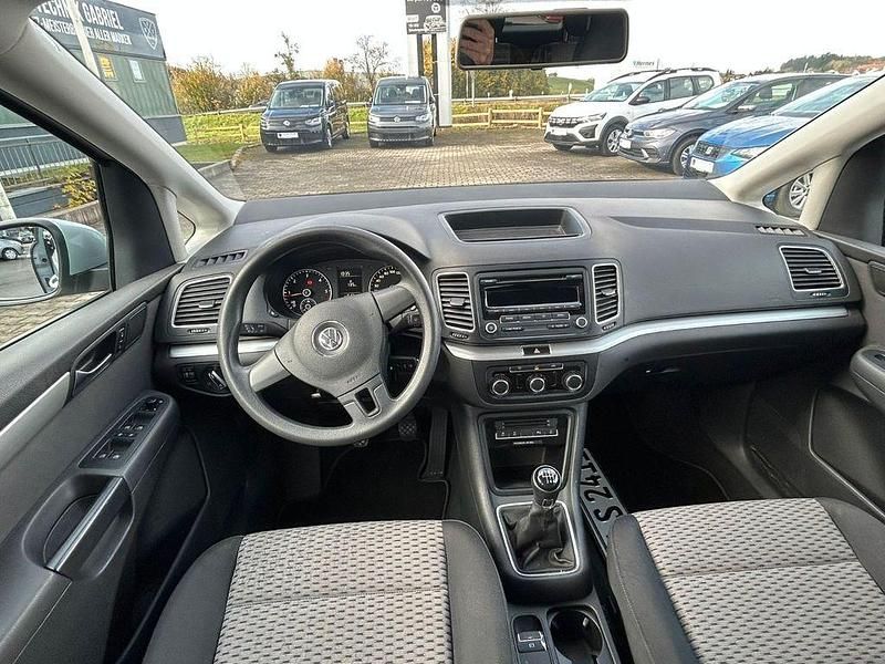 Gebraucht VW Sharan Trendline 140 PS (102 kW) 2011 Silber Van / Kleinbus