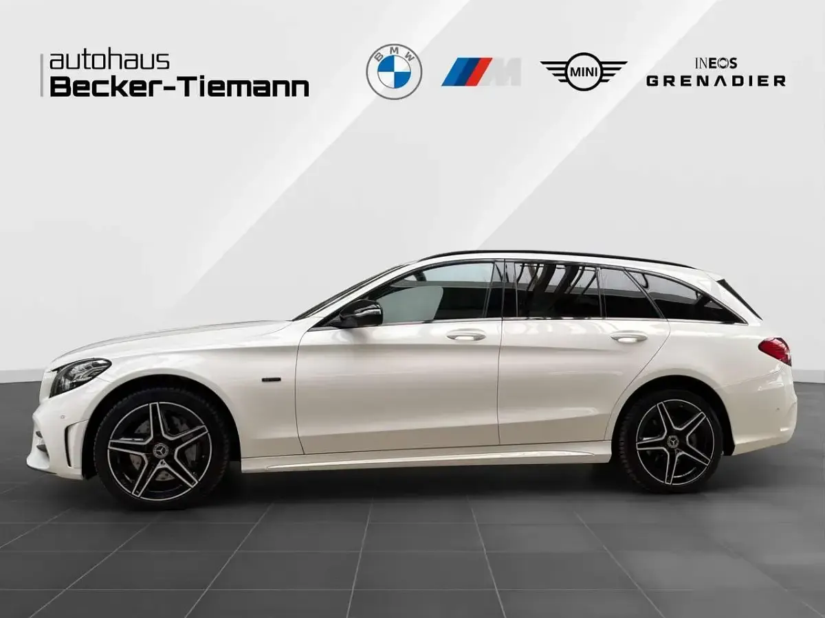 Gebraucht Mercedes C300e AMG 306 PS (225 kW) 2020 Polarweiss  unilack Kombi