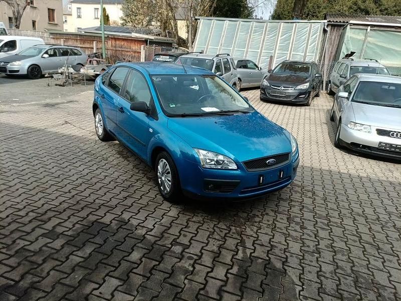 Gebraucht Ford Focus Trend 101 PS (74 kW) 2006 Blau Limousine