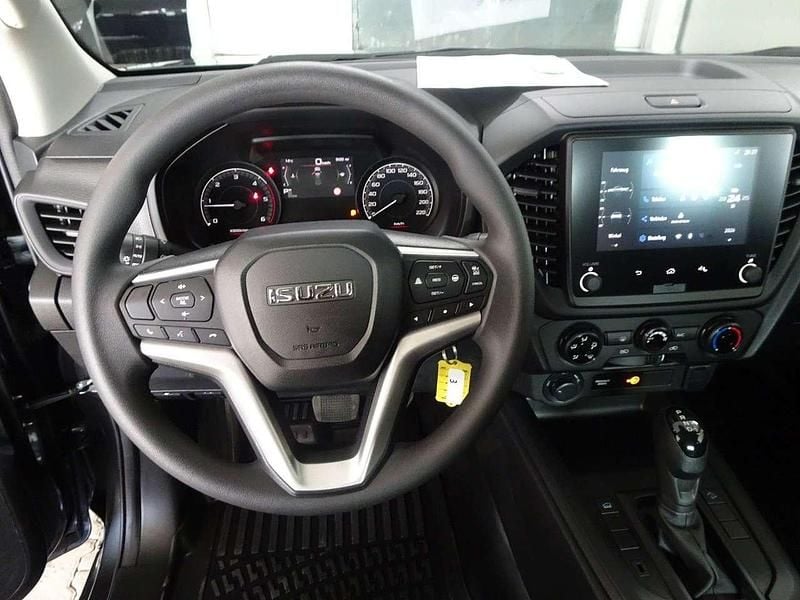 Neu Isuzu D-Max 163 PS (119 kW) 2026 Obsidian gray Pickup