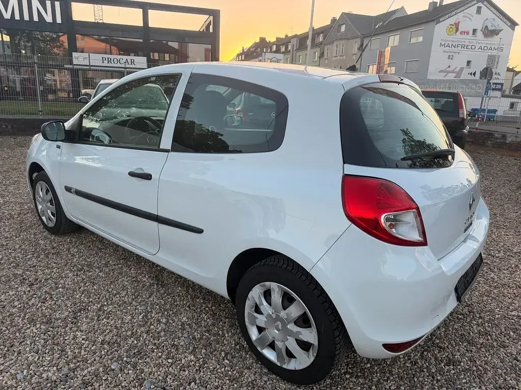 Second-hand Renault Clio IV Expression 75 CP (55 kW) 2012 Alb Hatchback