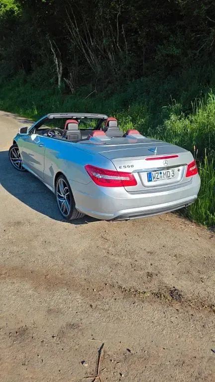Używany Mercedes E500 408 KM (300 kW) 2011 Srebrny Kabriolet