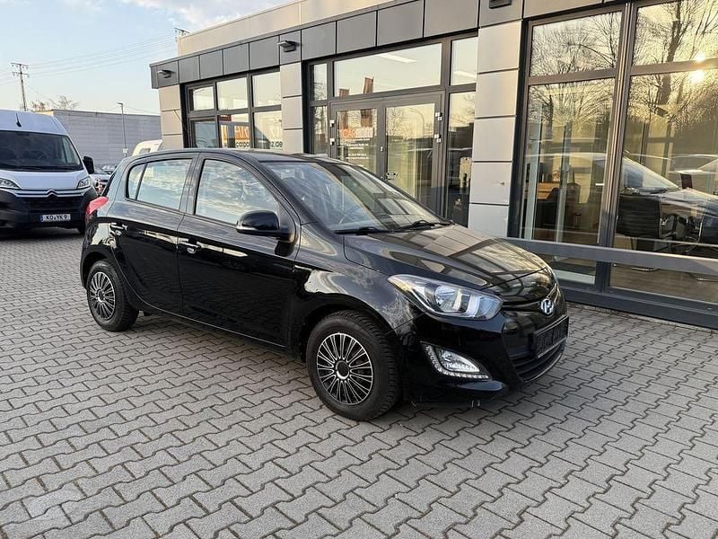 Gebraucht Hyundai i20 Classic 86 PS (63 kW) 2012 Schwarz Kleinwagen