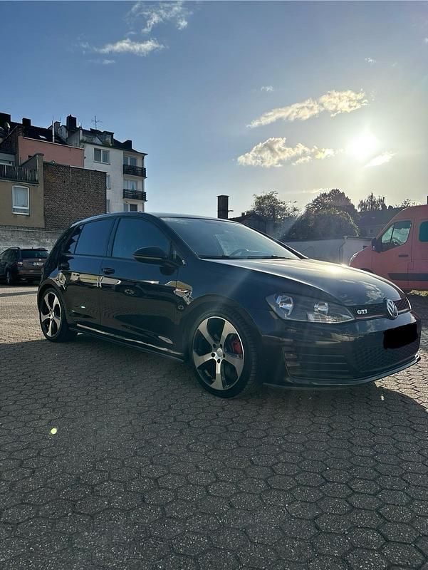 Schwarz Gebraucht 2015 VW Golf VII GTI Kleinwagen | 10.900 € (Guter Preis) - Bild 1/4