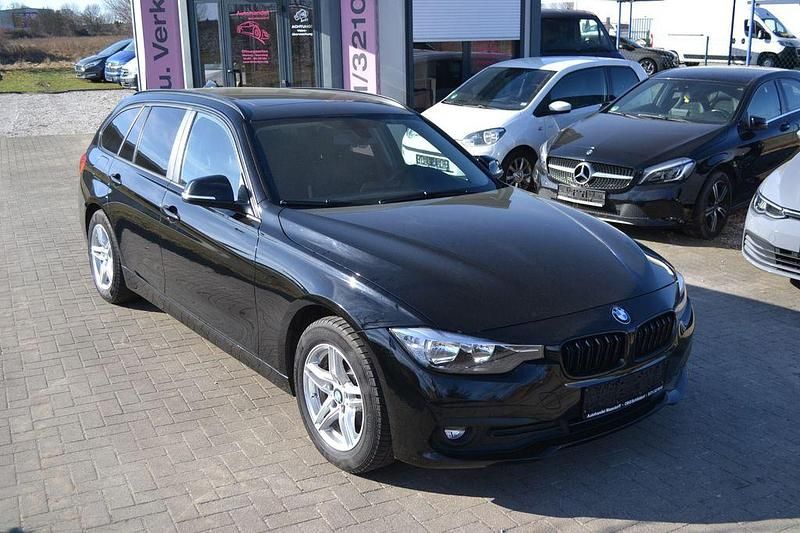 Gebraucht BMW 318 Advantage 150 PS (110 kW) 2015 Schwarz Kombi