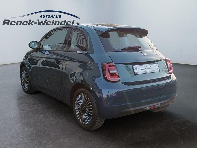 Neu Fiat 500 65 PS (47 kW) 2026 Grün Limousine