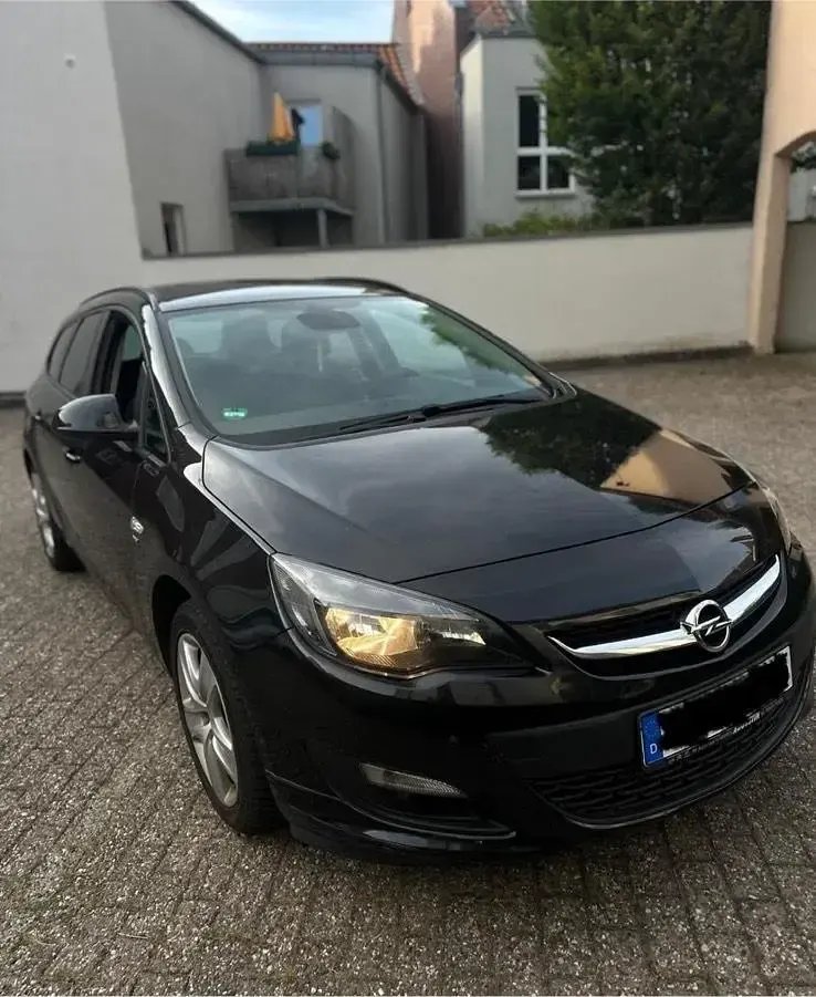 Gebraucht Opel Astra 131 PS (96 kW) 2014 Kombi