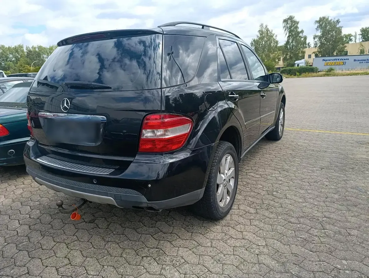 Gebraucht Mercedes ML280 190 PS (139 kW) 2006 Schwarz SUV