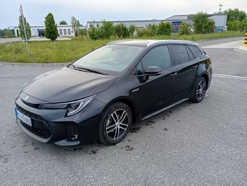 Schwarz Gebraucht 2021 Suzuki Swace Comfort+ Limousine | 19.500 € (Guter Preis) - Bild 1/4