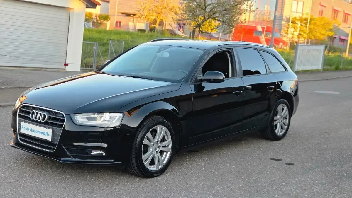 Gebraucht Audi A4 Attraction 190 PS (139 kW) 2014 Schwarz Kombi