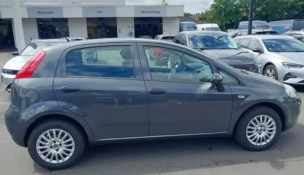 Gebraucht Fiat Punto 77 PS (56 kW) 2017 Grau Kleinwagen