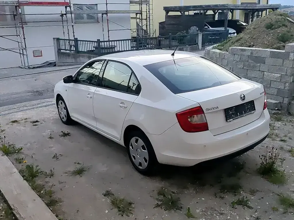 Gebraucht Skoda Rapid Ambition 90 PS (66 kW) 2014 Weiß Kleinwagen