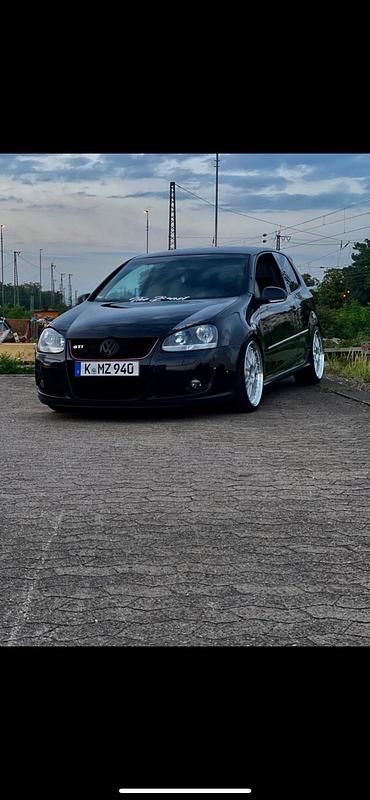 Schwarz Gebraucht 2005 VW Golf V GTI Kleinwagen | 6.500 € - Bild 1/4