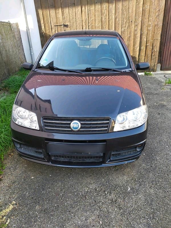Schwarz Gebraucht 2003 Fiat Punto Kleinwagen | 500 € (Fairer Preis) - Bild 1/4