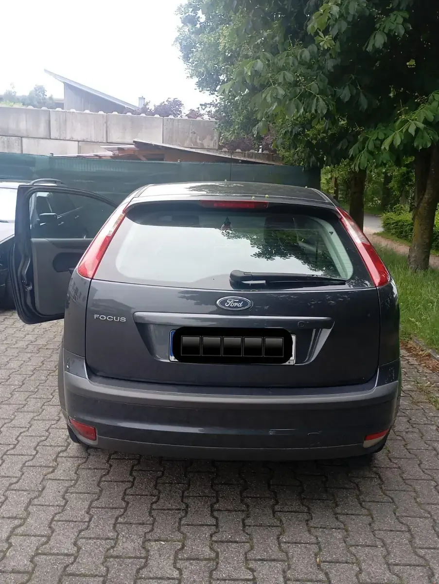 Gebraucht Ford Focus 110 PS (80 kW) 2007 Grau Limousine