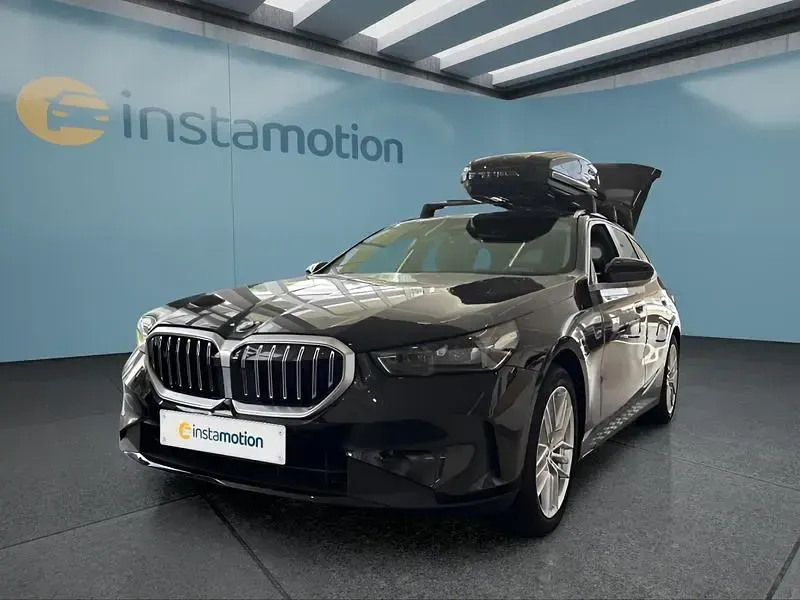 Neu BMW 520 197 PS (144 kW) 2026 Schwarz Kombi