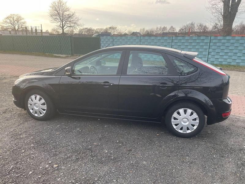 Gebraucht Ford Focus 101 PS (74 kW) 2009 Schwarz Limousine