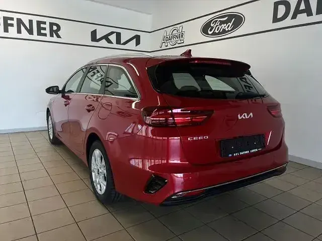 Gebraucht Kia Ceed Sportswagon Vision 101 PS (74 kW) 2024 Rot Kombi
