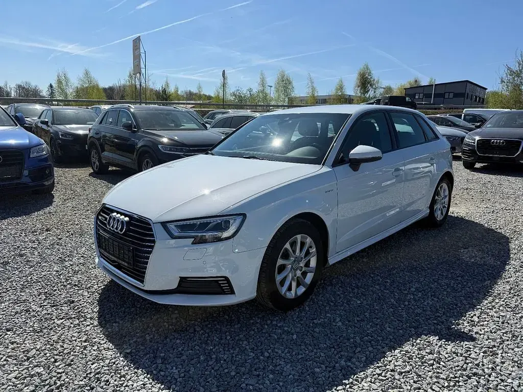 Gebraucht Audi A3 Comfort 150 PS (110 kW) 2017 Weiß Limousine