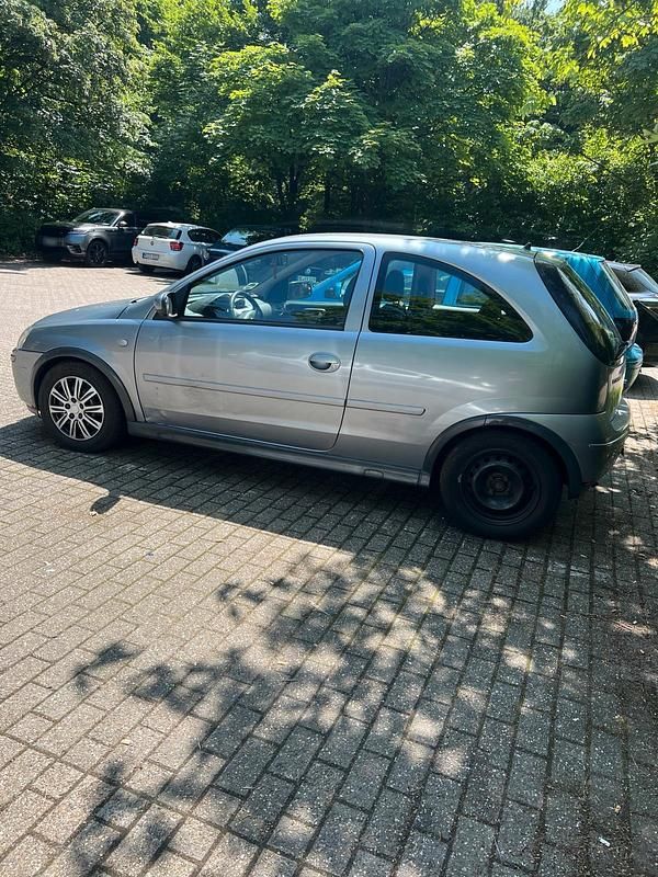 Gebraucht Opel Corsa 75 PS (55 kW) 2005 Silber Kleinwagen
