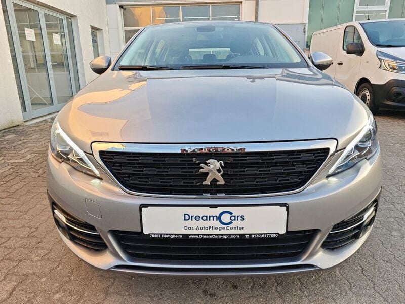 Gebraucht Peugeot 308 Active 110 PS (80 kW) 2021 Grau Limousine