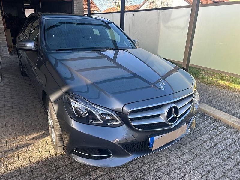 Gebraucht Mercedes E220 Avantgarde 170 PS (125 kW) 2016 Grau Kombi
