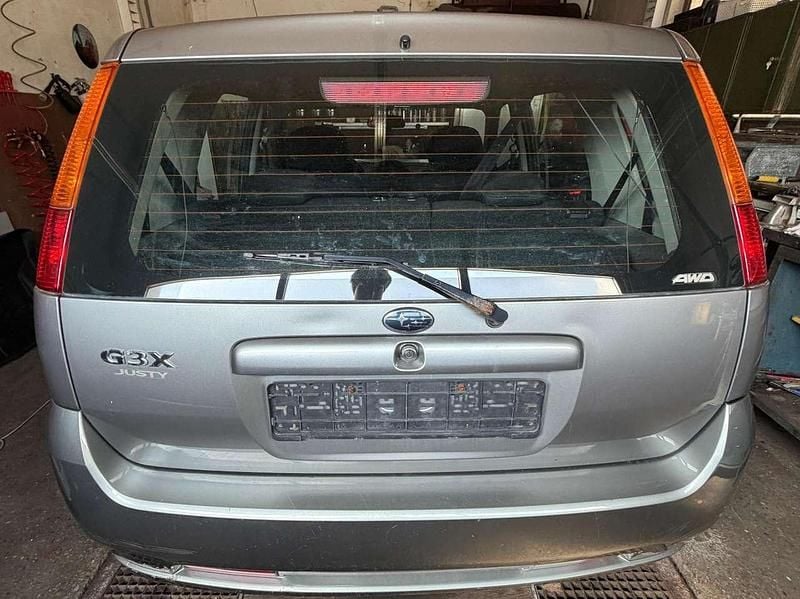 Gebraucht Subaru Justy 94 PS (69 kW) 2003 Silber Kleinwagen