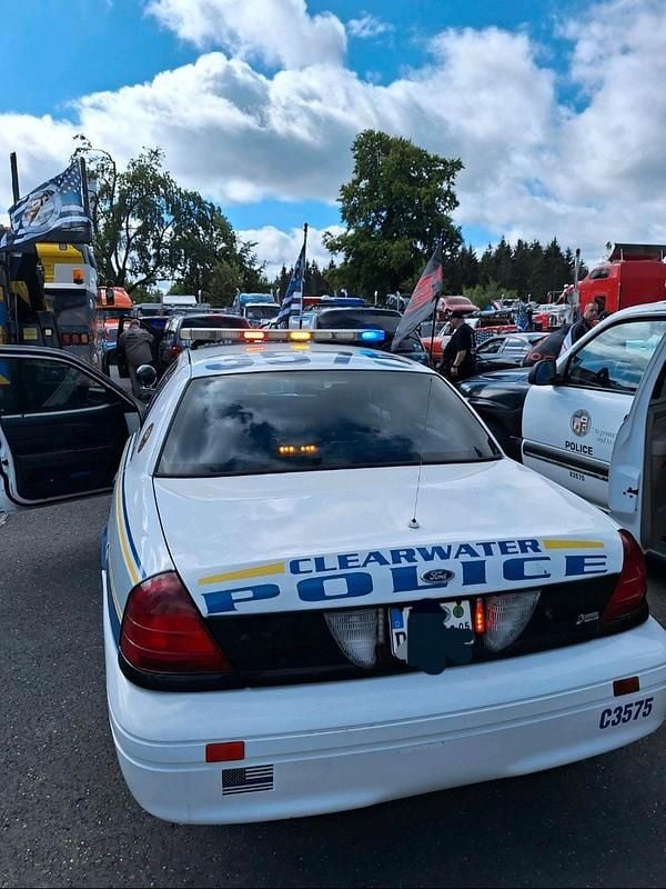 Gebraucht Ford Crown Victoria 256 PS (188 kW) 2008 Weiß Limousine