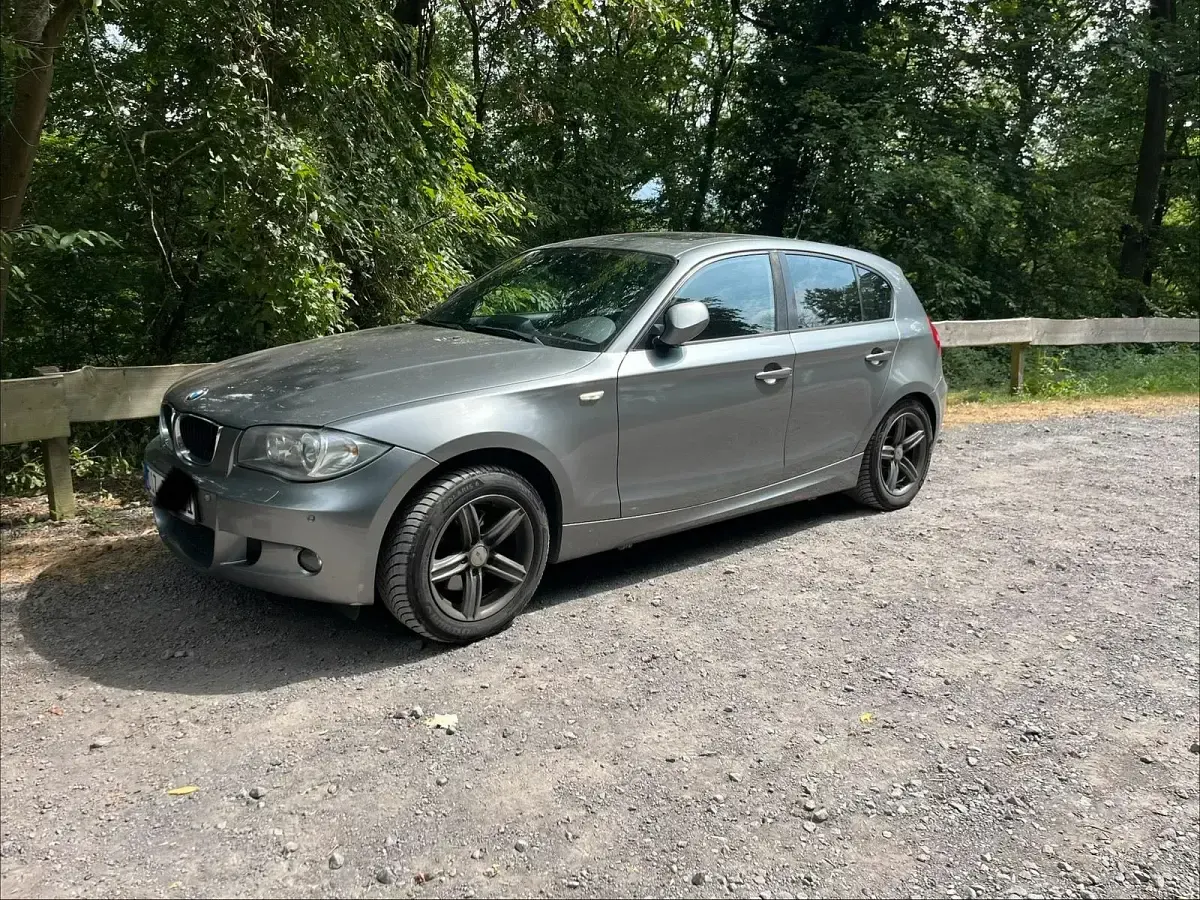 Gebraucht BMW 120 M Sport 177 PS (130 kW) 2009 Grau Kleinwagen