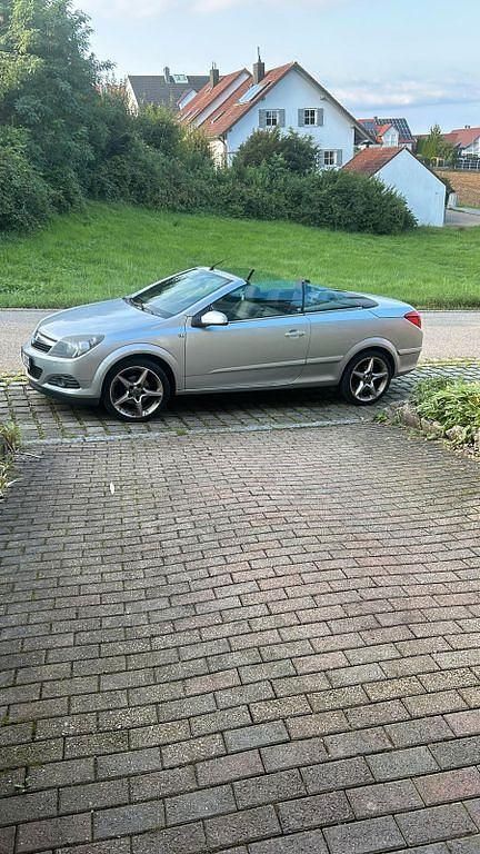 Silber Gebraucht 2009 Opel Astra Cabriolet Cosmo Cabrio | 4.150 € (Fairer Preis) - Bild 1/4