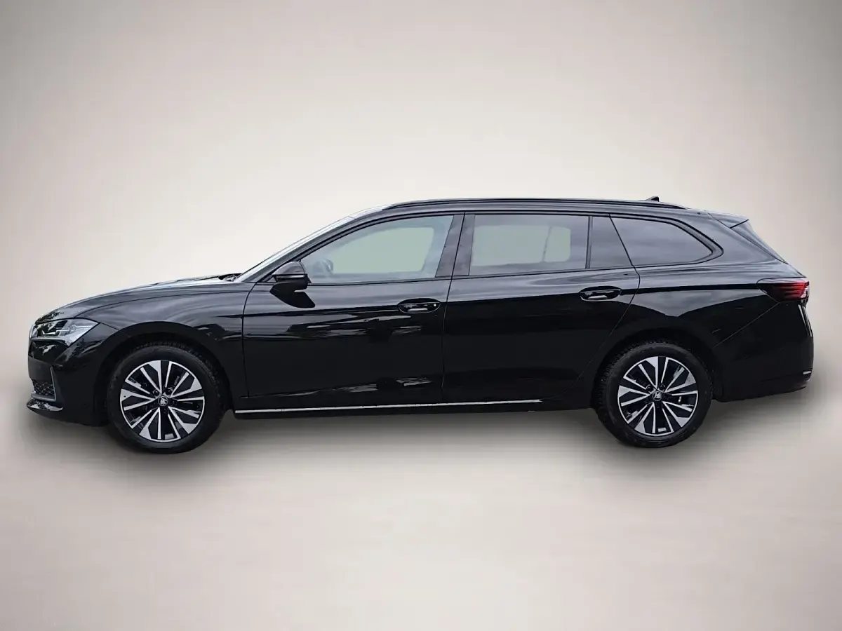 Gebraucht Skoda Superb 150 PS (110 kW) 2025 Schwarz Kombi