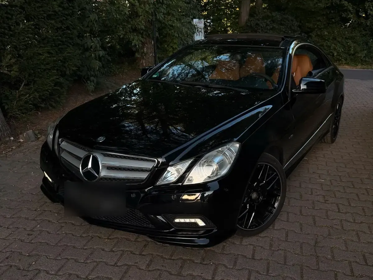 Gebraucht Mercedes E250 AMG 204 PS (150 kW) 2009 Schwarz Coupé