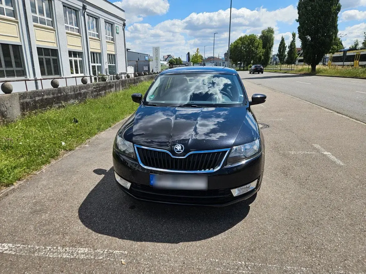 Gebraucht Skoda Rapid 90 PS (66 kW) 2015 Schwarz Kleinwagen