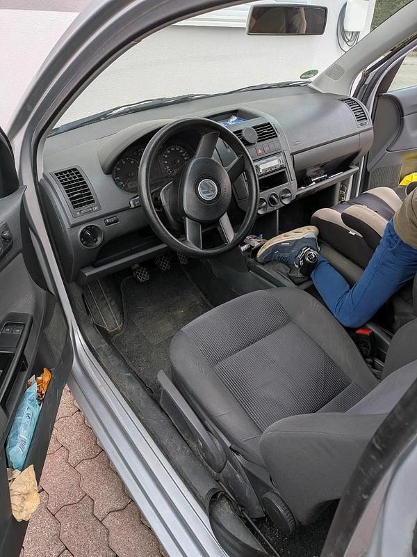 Gebraucht VW Polo 54 PS (39 kW) 2005 Silber Kleinwagen