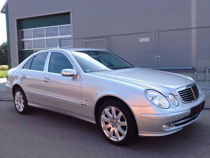 Gebraucht Mercedes E500 Avantgarde 306 PS (225 kW) 2002 Silber metallic Limousine