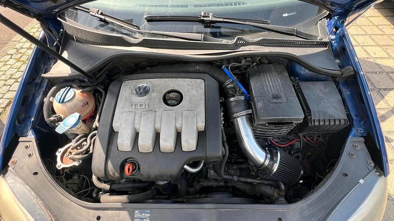 Blau Gebraucht 2004 VW Golf V R Kleinwagen | 2.600 € (Fairer Preis) - Bild 1/4