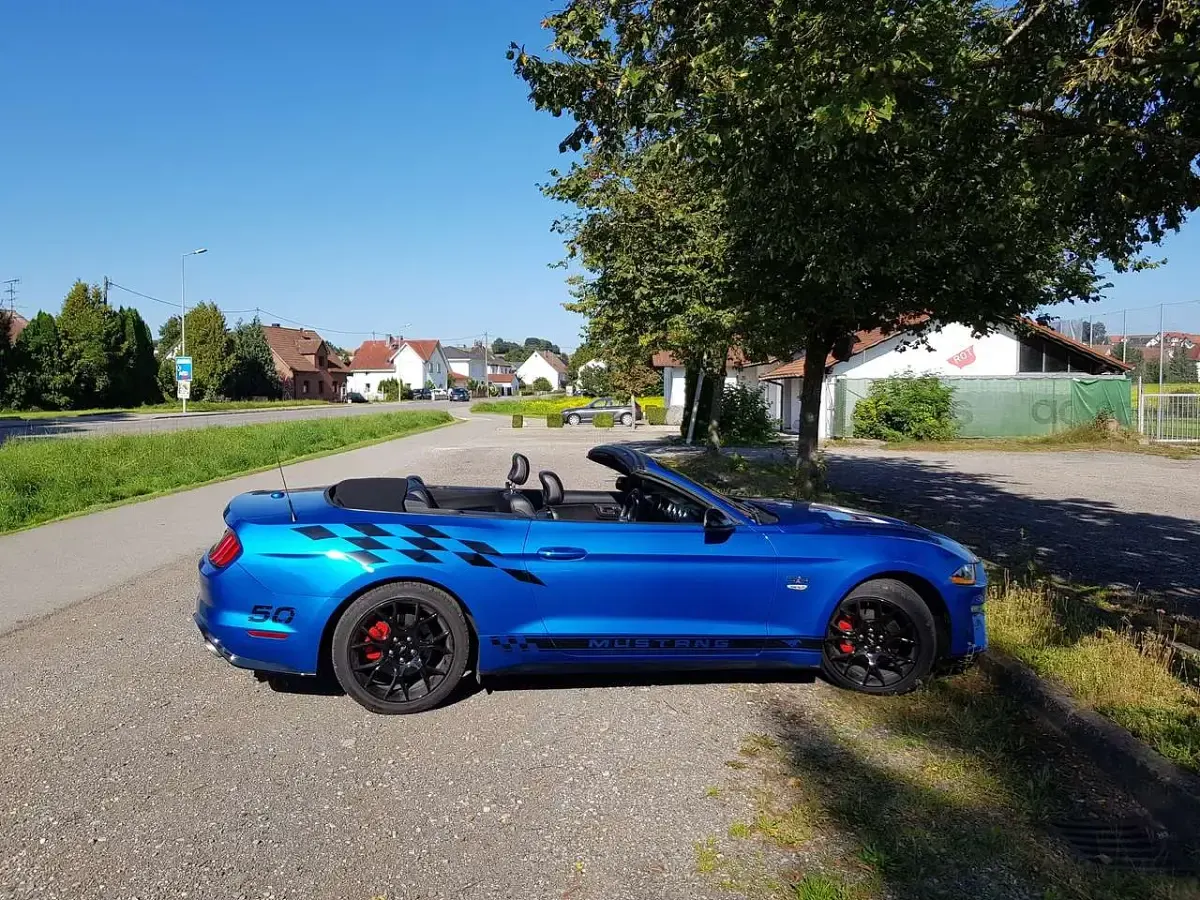 Gebraucht Ford Mustang 317 PS (233 kW) 2019 Blau Cabrio