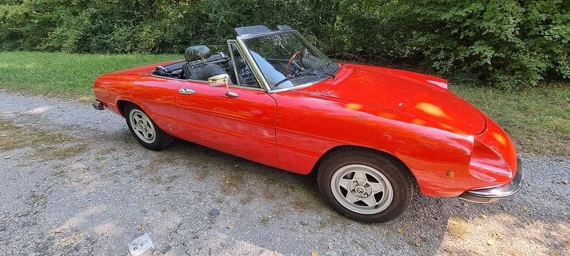 Gebraucht Alfa Romeo Spider 126 PS (92 kW) 1979 Rot Cabrio
