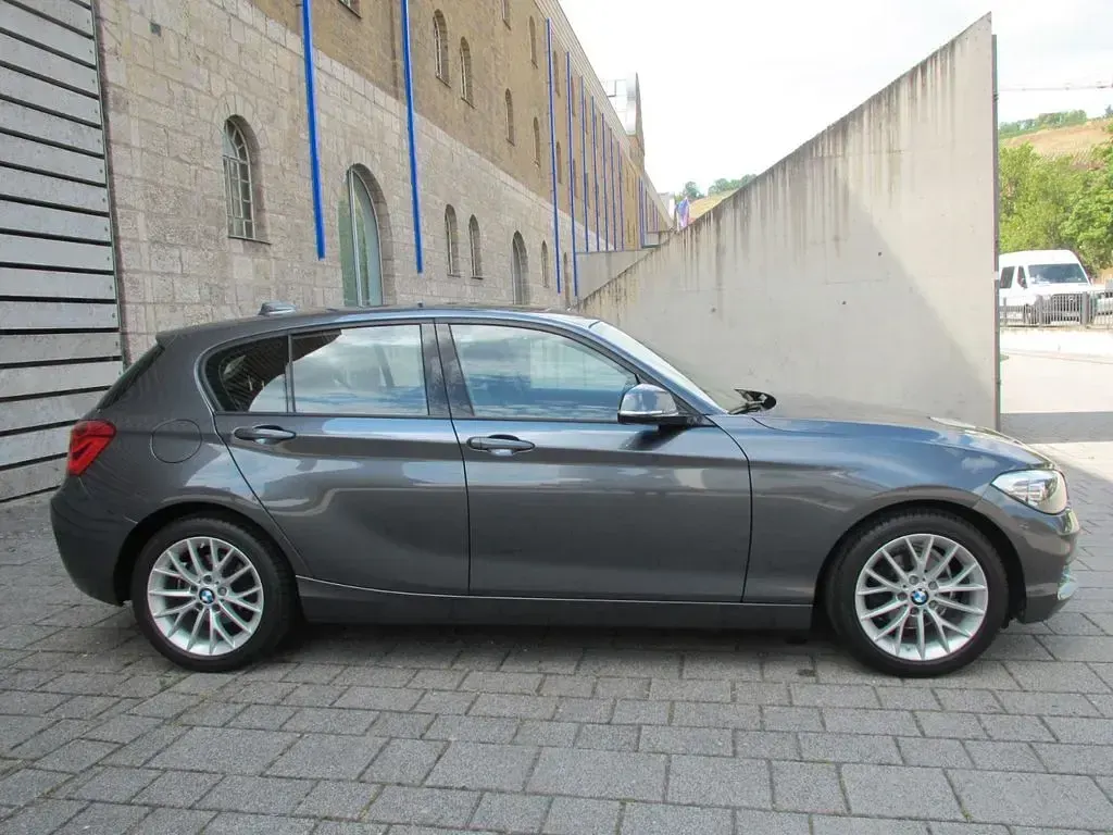 Gebraucht BMW 116 Advantage 109 PS (80 kW) 2016 Grau Kleinwagen