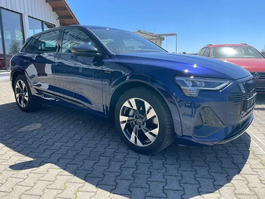 Gebraucht Audi e-tron S-Line 230 kW (313 PS) 2022 Navarrablau metallic SUV