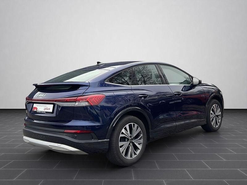 Gebraucht Audi Q4 Sportback e-tron Advanced Plus 150 kW (204 PS) 2022 Navarrablau metallic (metallic) SUV