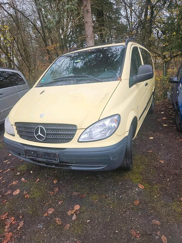 Gelb Gebraucht 2005 Mercedes Vito Van / Kleinbus | 5.000 € - Bild 1/4