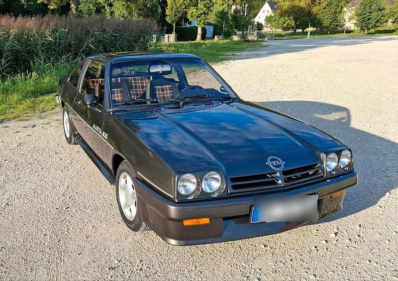 Grau Gebraucht 1985 Opel Manta Coupé | 20.222 € - Bild 1/4