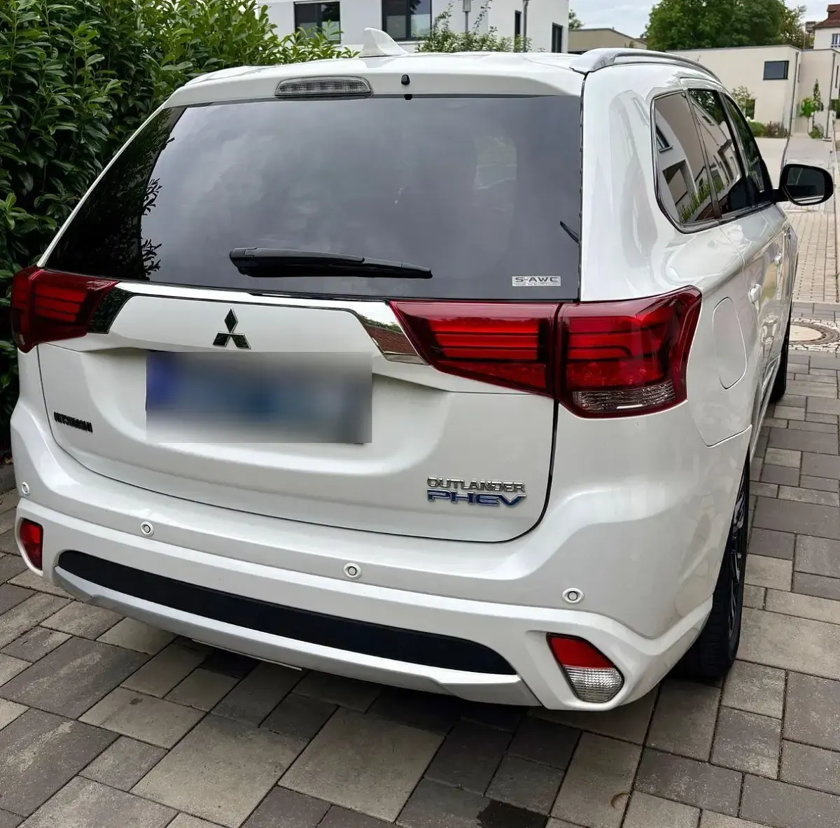 Gebraucht Mitsubishi Outlander P-HEV 203 PS (149 kW) 2017 Weiß SUV