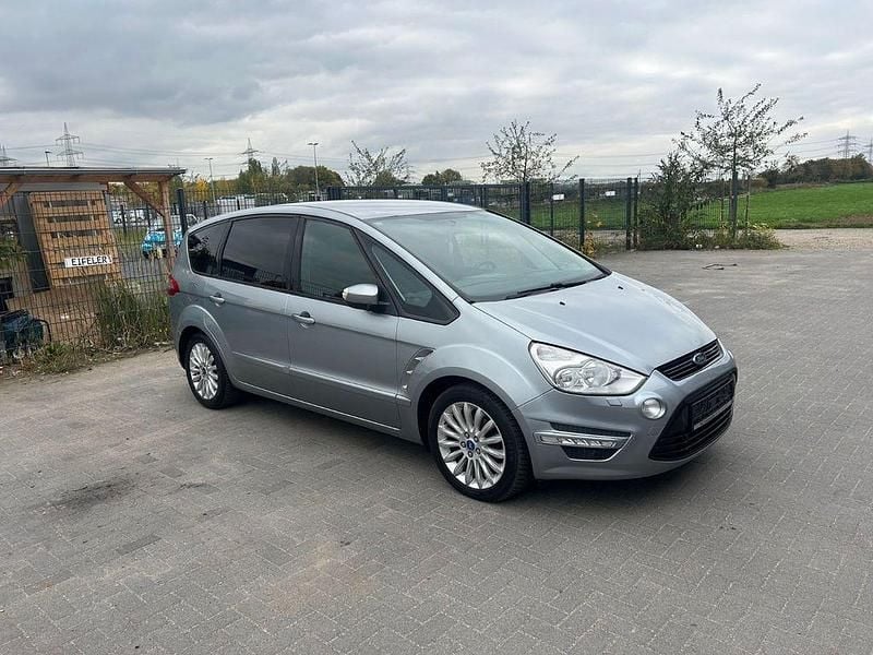 Hypersilber metallic Gebraucht 2013 Ford S-MAX S Van / Kleinbus | 5.499 € (Guter Preis) - Bild 1/4
