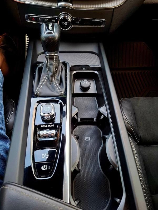 Gebraucht Volvo XC60 320 PS (235 kW) 2019 Schwarz SUV