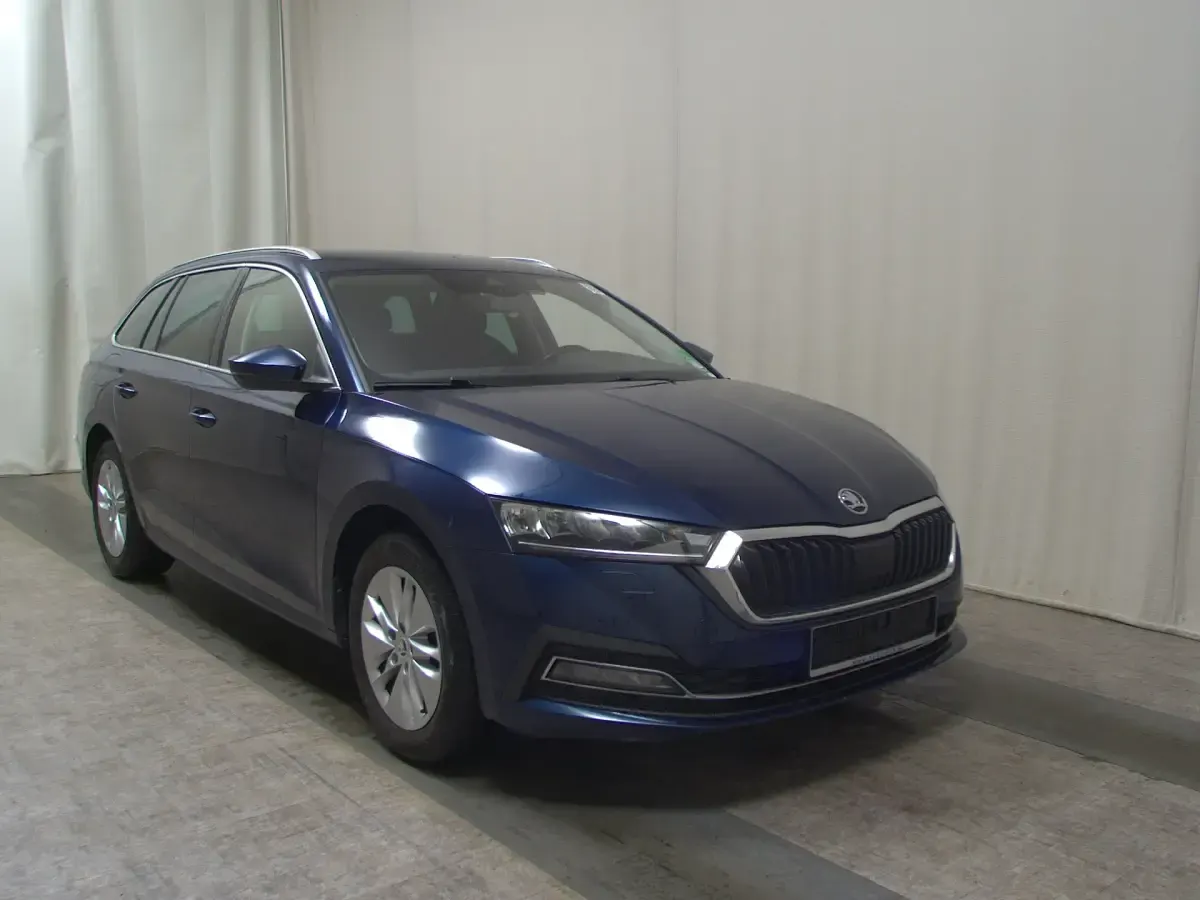Gebraucht Skoda Octavia Clever 110 PS (80 kW) 2022 Blau Kombi